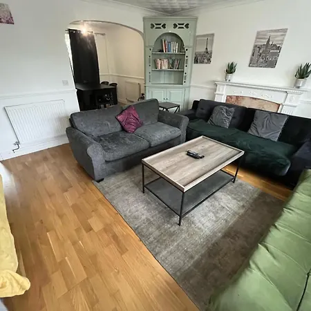 Oxford Rd, 5 Bedroom Sleeps 11,parking Swindon
