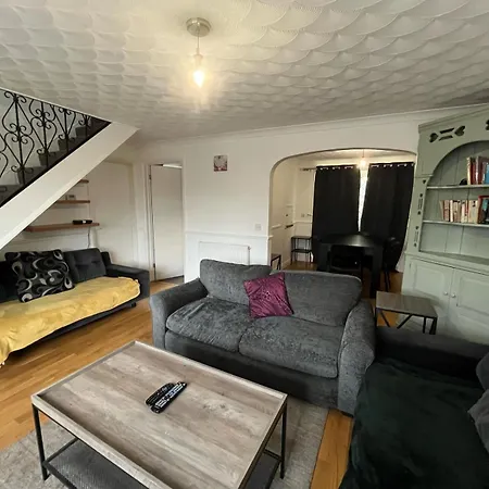 Oxford Rd, 5 Bedroom Sleeps 11,parking