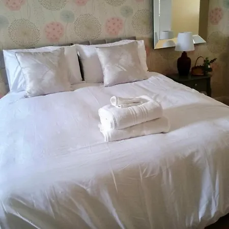 Holiday home With Free Parking