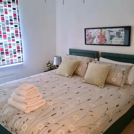 Holiday home With Free Parking *