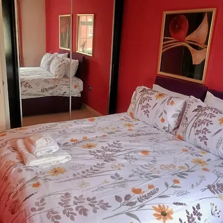 Holiday home With Free Parking