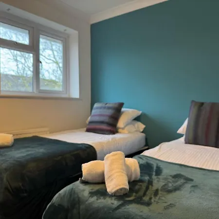 Alder 3 Bedroom Semi Ample Parking Holiday home *