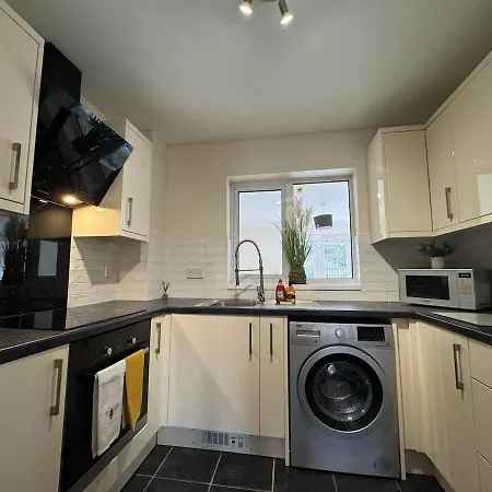 Olive House Long Sleeps 8 Free Parking *