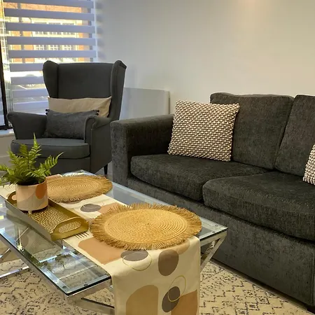 Town Centre Two-bedroom Apartment Swindon