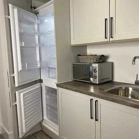 Apartment Town Centre Two-bedroom Swindon