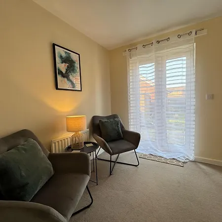 Hanwell House Sn25 Long Sleep 5 Free Parking Swindon