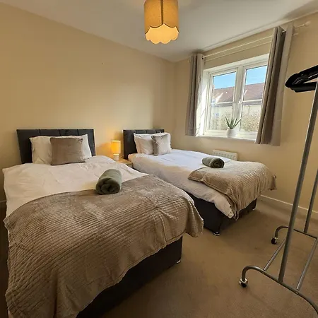 Hanwell House Sn25 Long Sleep 5 Free Parking Swindon