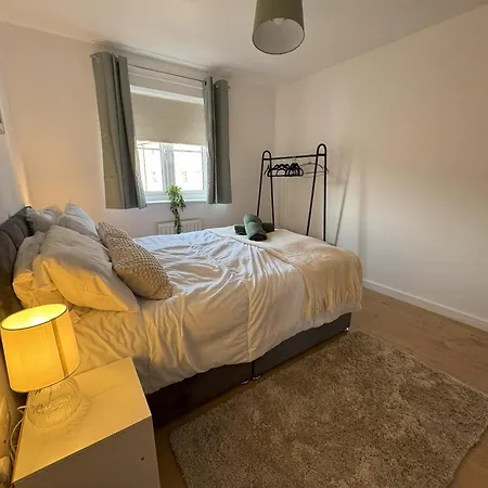 Hanwell House Sn25 Long Sleep 5 Free Parking Holiday home *