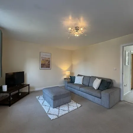 Hanwell House Sn25 Long Sleep 5 Free Parking Swindon