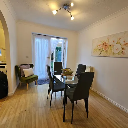 Sigerson House Long Sleep 5 Free Parking Holiday home *