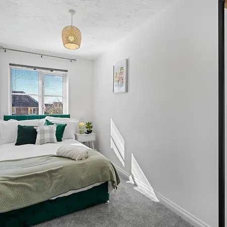Colman Park Apartment