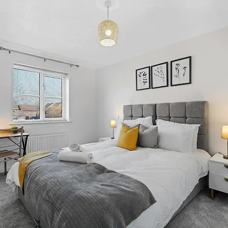 Colman Park Apartment