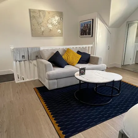Aparthotel Welcome 55b- Self Check-in Whole Fully Refurbished *