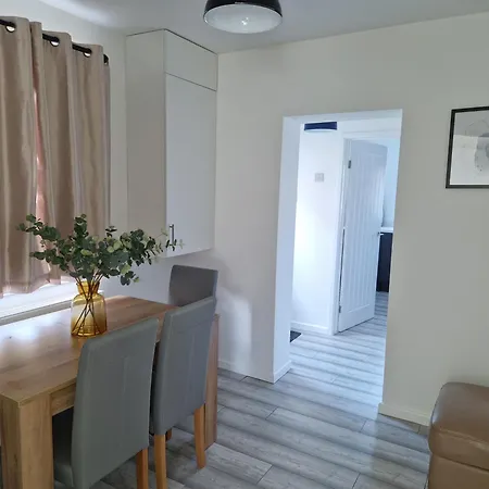 Homey In Swindon, United Kingdom * Swindon