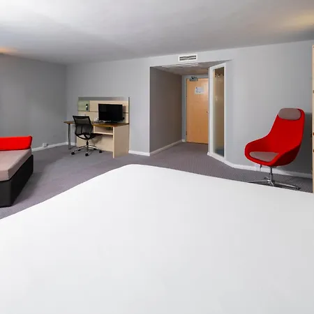 Express Centre By Ihg Hotel