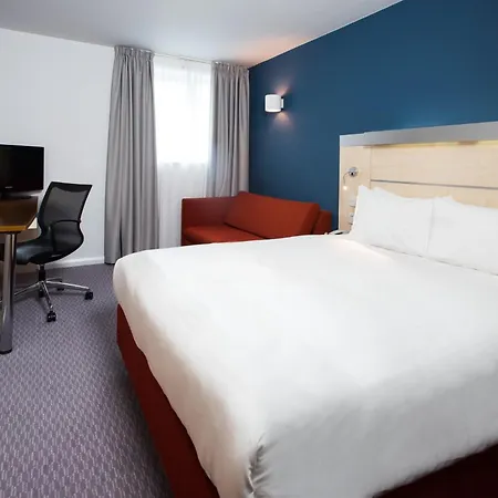 Hotel Express Centre By Ihg 3*