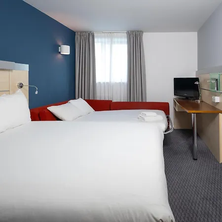 Hotel Express Centre By Ihg 3*