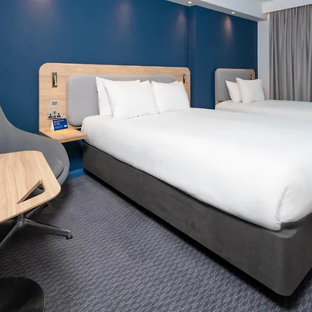 Hotel Express Centre By Ihg 3*