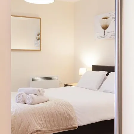 Paramount Apartment