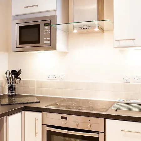 Paramount Apartment Swindon