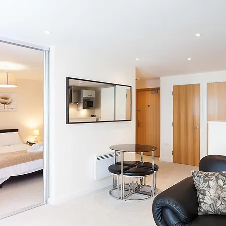Paramount Apartment