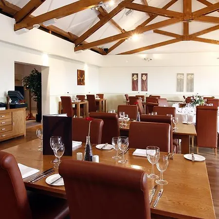 Hotel South Marston And Leisure Club
