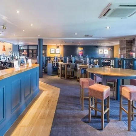 Premier West Hotel 3*