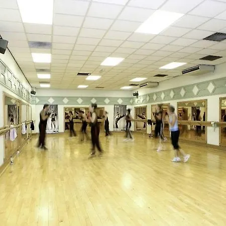 South Marston And Leisure Club Hotel 3*