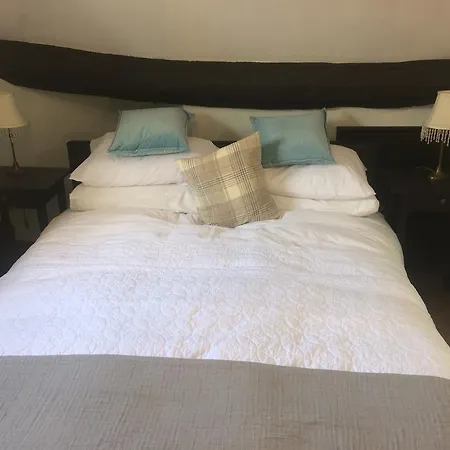 The Three Horseshoes Annex Guest house