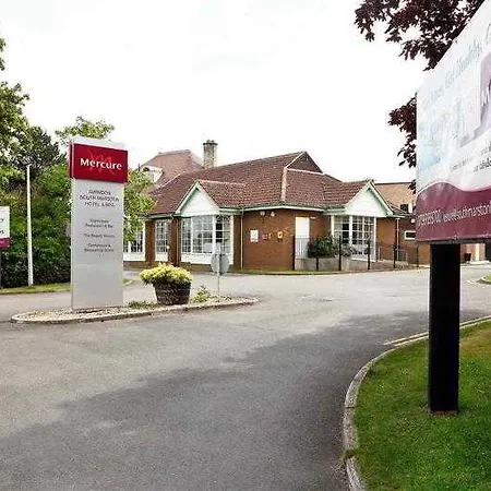 Hotel Mercure East And