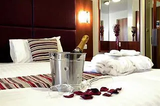 Mercure East And 3*