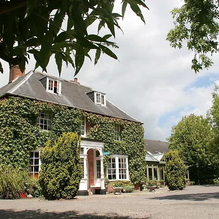Hotel Marsh Farm 3*