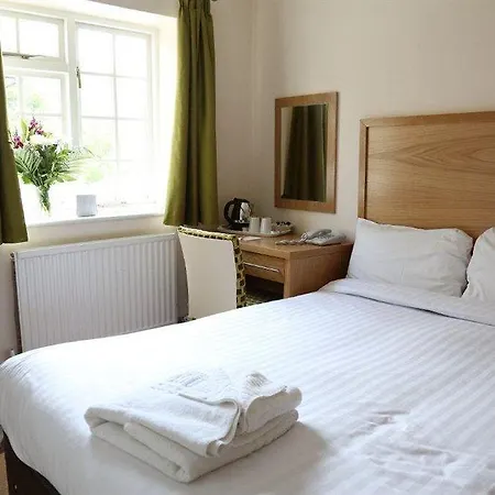 Marsh Farm Hotel 3*