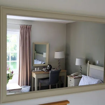 Marsh Farm Hotel 3*