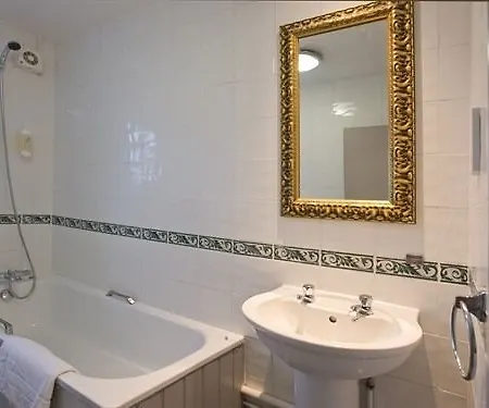 Hotel The Goddard Arms 3*