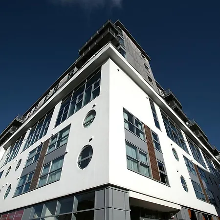 The Paramount By Flying Butler Apartment