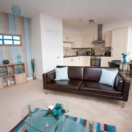 Hamilton Grace - Wessex Court 4* Swindon