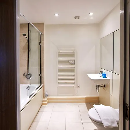 The Paramount, Apartamento *