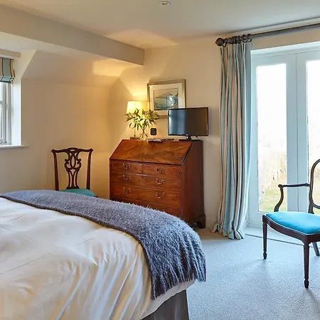 Duchy Rag House Bed & Breakfast Swindon