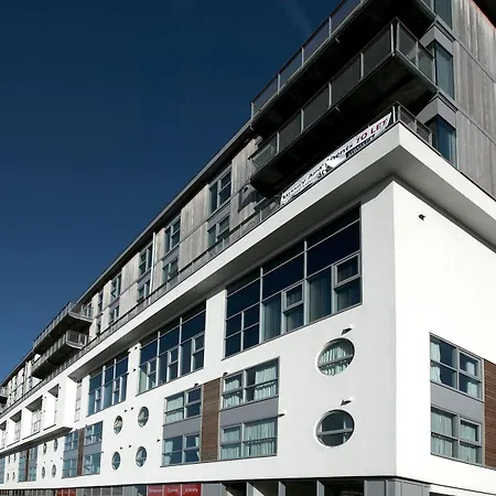 The Paramount, Apartamento Swindon