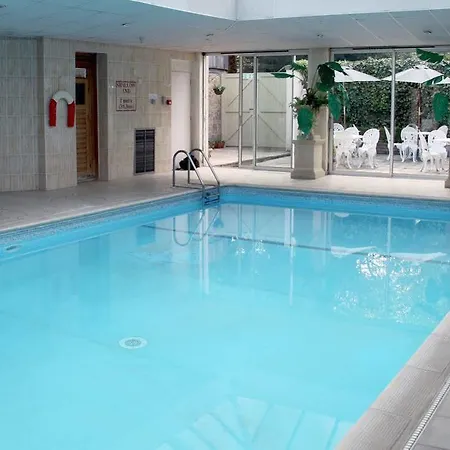 Hotel Lydiard Park & Conference Centre 3*