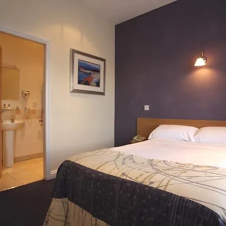 Lydiard Park & Conference Centre Hotel 3*