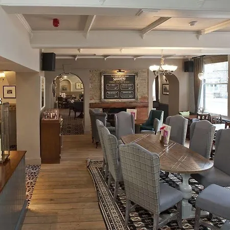 The Goddard Arms 3* Swindon