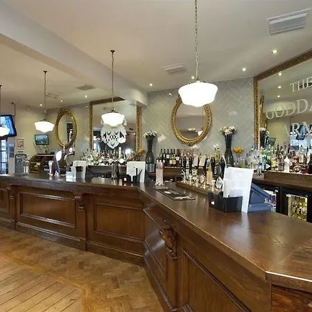 The Goddard Arms Hotel 3*