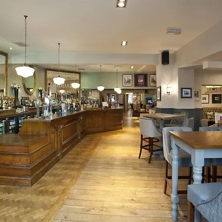 The Goddard Arms Hotel 3*