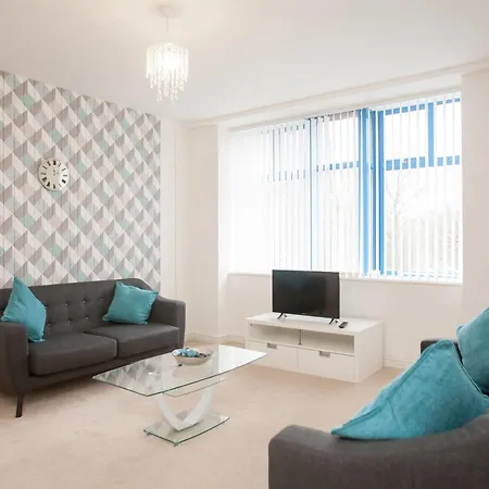 Hamilton Grace - Wessex Court 4*