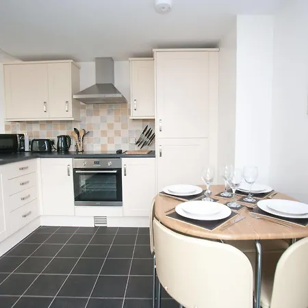 Hamilton Grace - Wessex Court Hotel 4*