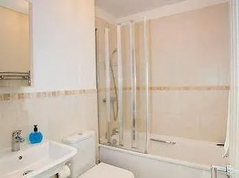 Hamilton Grace - Wessex Court Hotel 4*