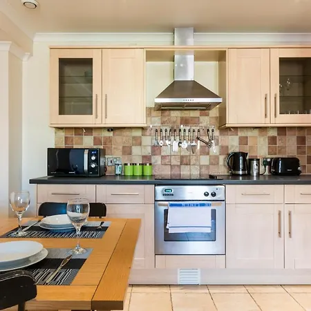 Old Town Central Apartment Swindon