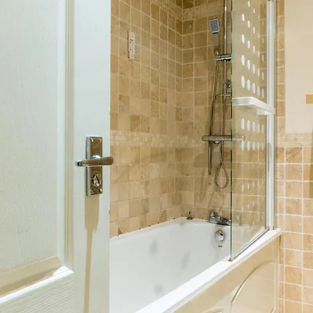 Old Town Central Apartment Swindon